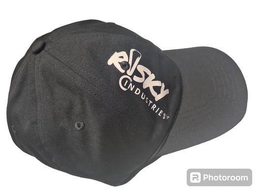 r!sky curved peak cap black